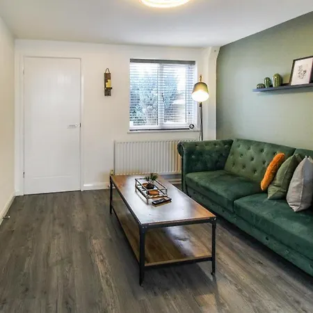 Вилла 2 Bed Townhouse With Free Parking Ноттингем Экстерьер фото