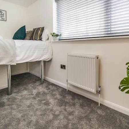 Вилла 2 Bed Townhouse With Free Parking Ноттингем Экстерьер фото