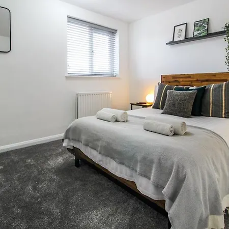 Вилла 2 Bed Townhouse With Free Parking Ноттингем Экстерьер фото