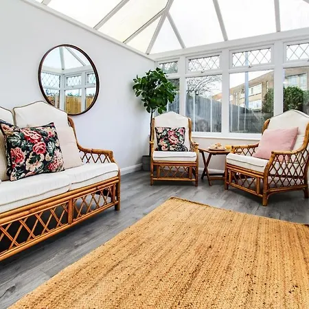 Вилла 2 Bed Townhouse With Free Parking Ноттингем Экстерьер фото
